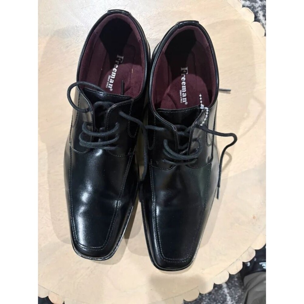 Freeman Men's Black Leather Shoes | Size 10.5 | Like New